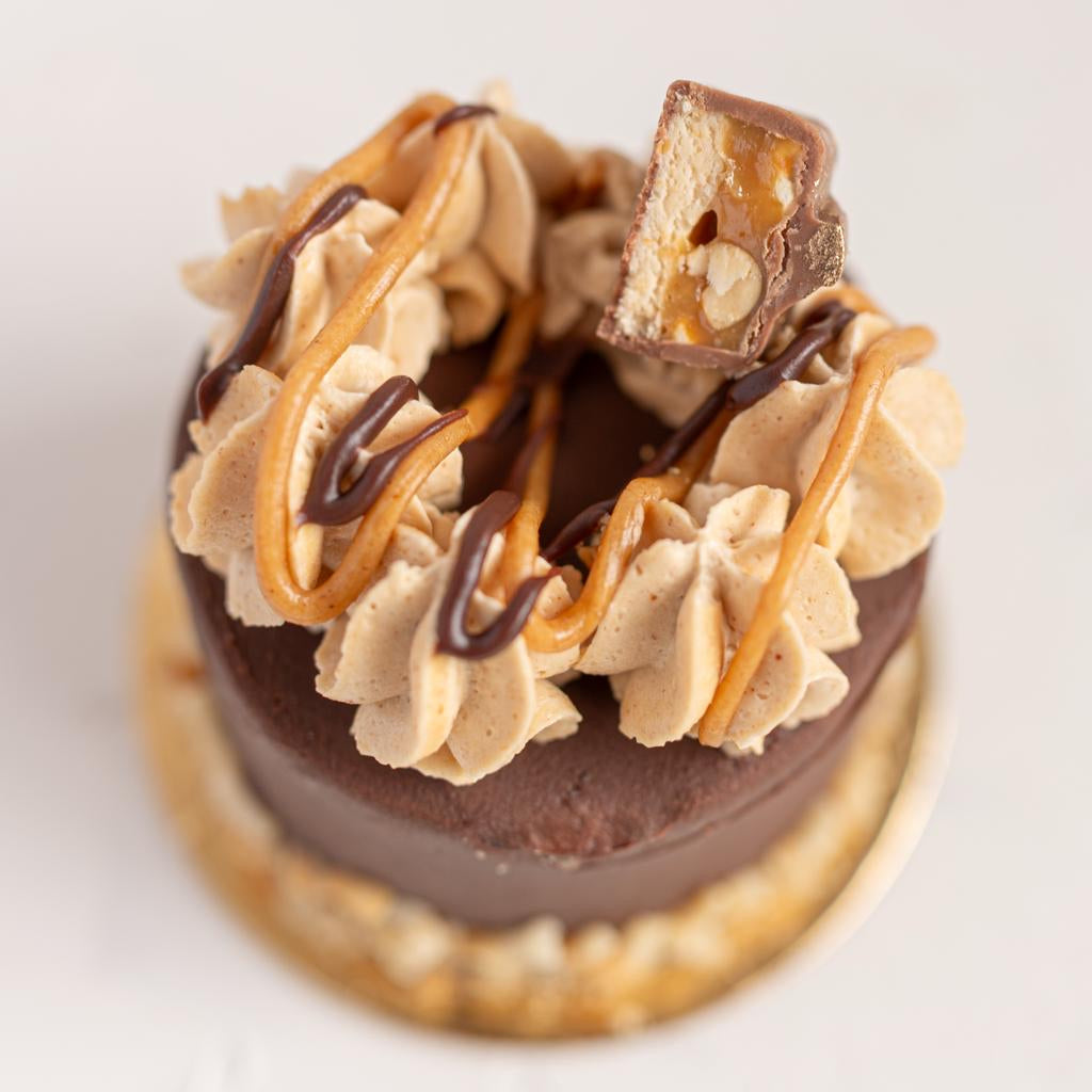 Snickers cake